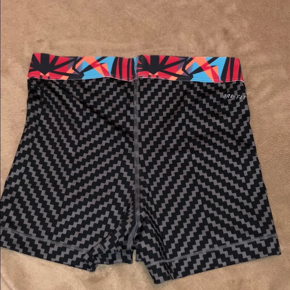NIKE PROS - Picture 2 of 2